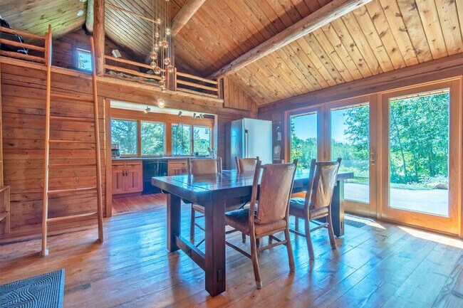 Building Photo - 10570 Rammell Mountain Rd