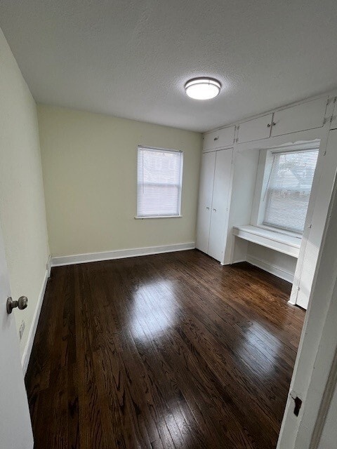 Building Photo - 151 W Glen Ln