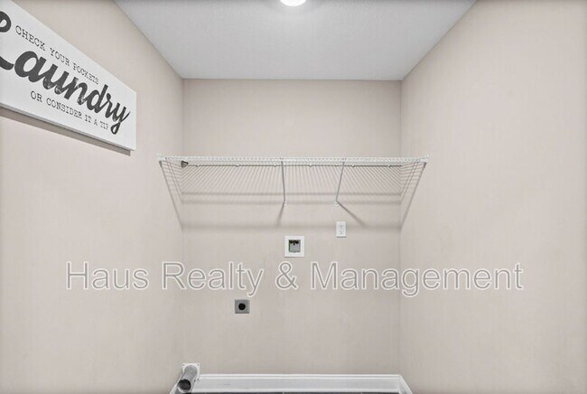 Building Photo - 314 Lugano Ln