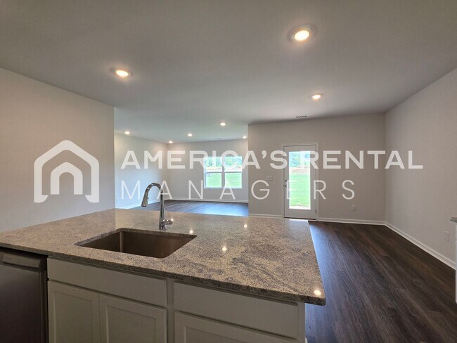Building Photo - 310 Shellcracker Ln