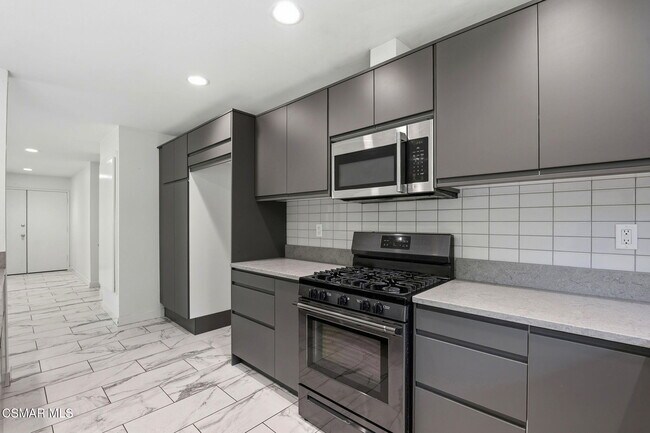 Building Photo - 30845 Catarina Dr