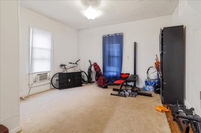 Building Photo - 212 W North St