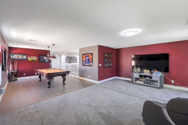 Building Photo - Newly Upgraded 4 Bedroom Home
