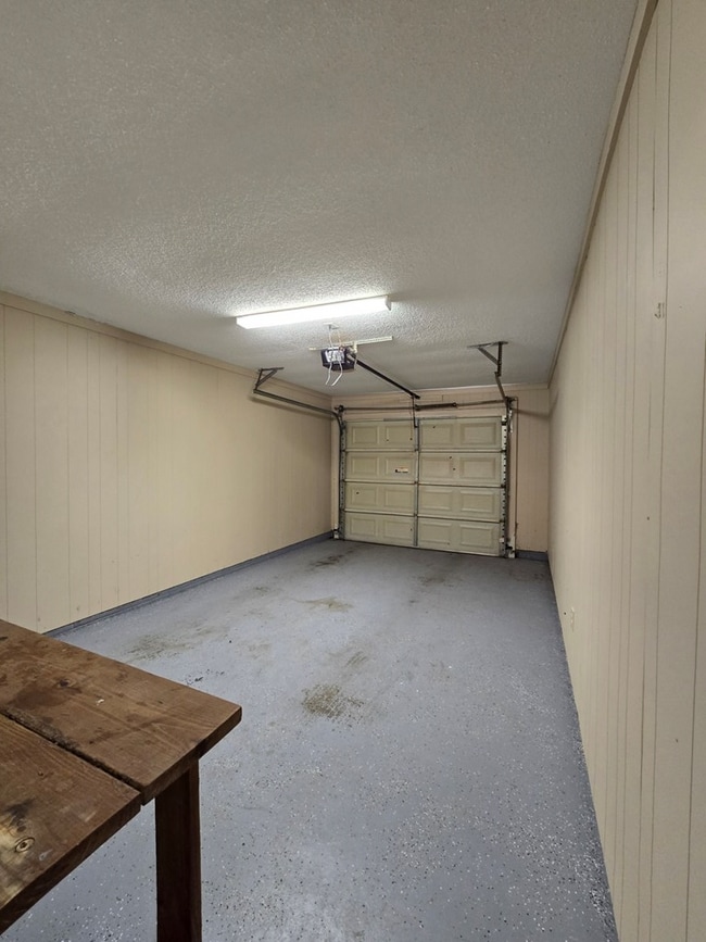 Building Photo - 1520 Crowndale Dr