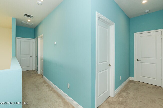 Building Photo - 10976 SW Tessili Wy
