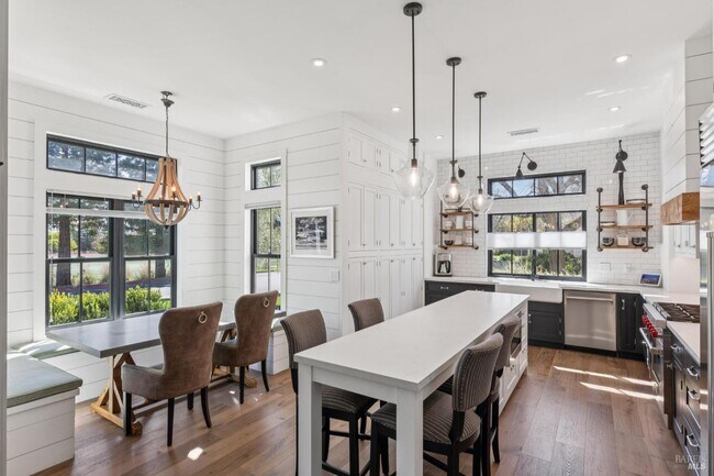 Building Photo - 1810 Quail Ct