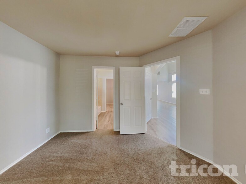 Building Photo - 18521 Mammoth Cave Blvd