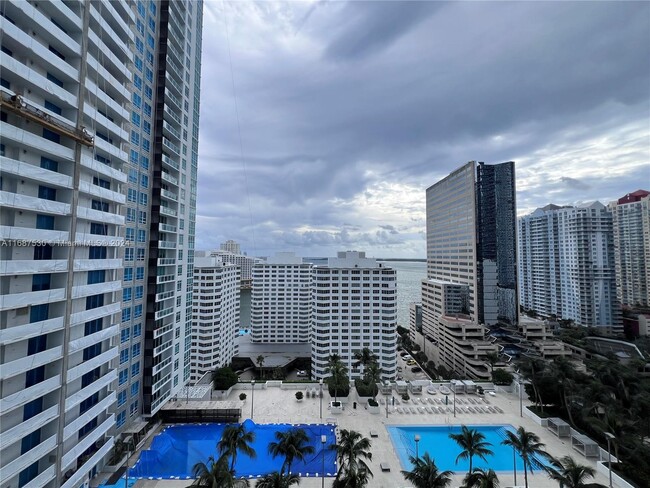 Building Photo - 951 Brickell Ave