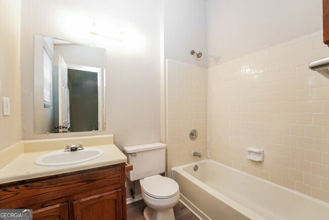 Building Photo - 1418 Stonegate Ct