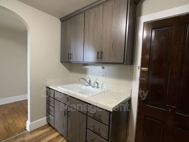 Building Photo - 307 N Vesper St