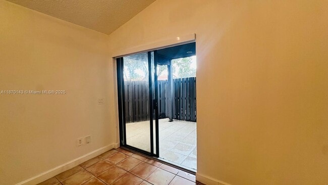 Building Photo - 15210 SW 48th Terrace