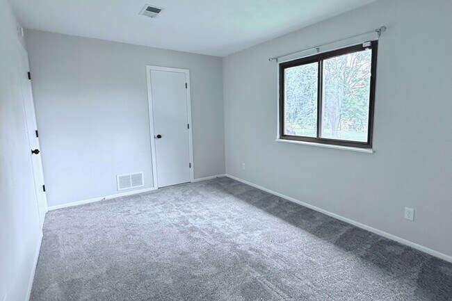 Building Photo - 5102 25th Ave Ct