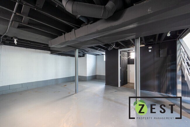 Building Photo - BEAUTIFUL 3 BED HOME