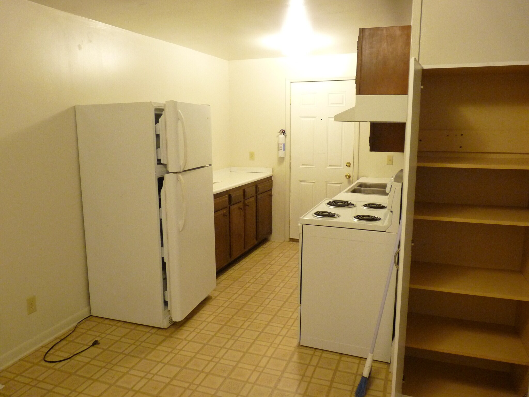 Kitchen - 1853 Park St