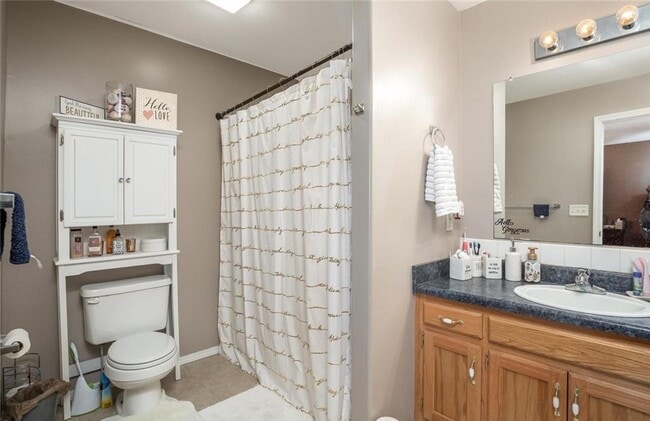 Building Photo - Beautiful 3 Bedroom, 2 Bathroom Home in No...