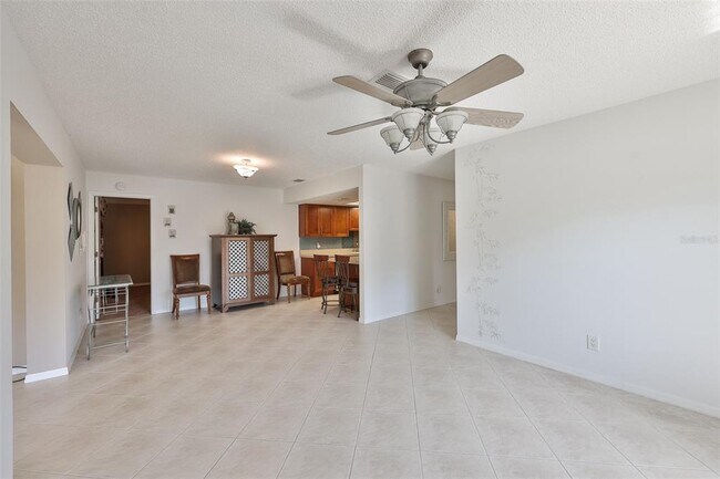 Building Photo - 2035 Hampstead Cir