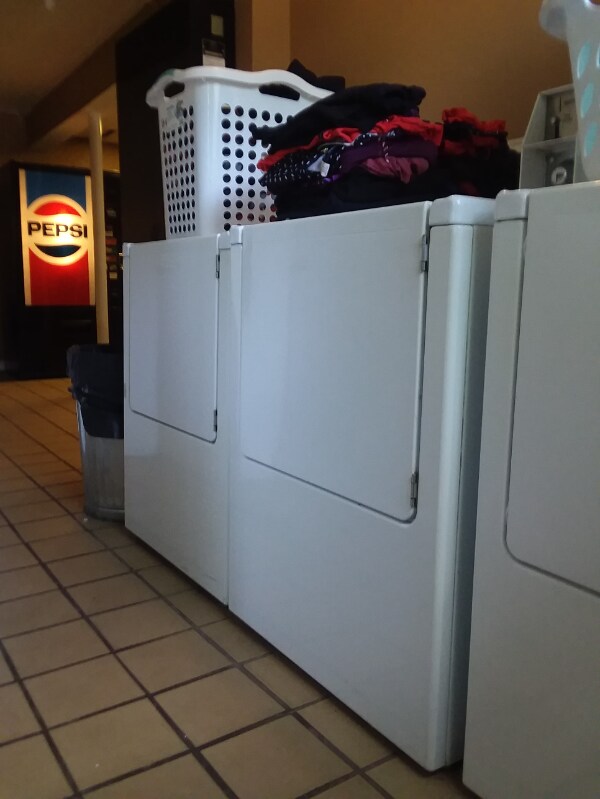 Building Photo - 3246 Douglas Dr N