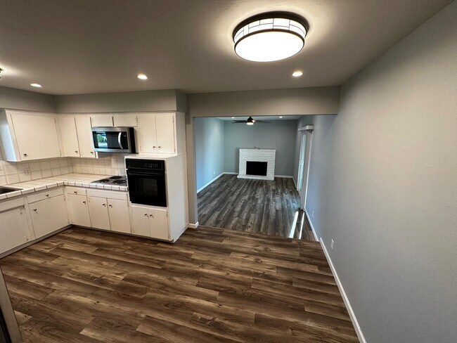 Building Photo - Available! Updated, Air Conditioning, Yard- Pets Okay- Move In Ready!