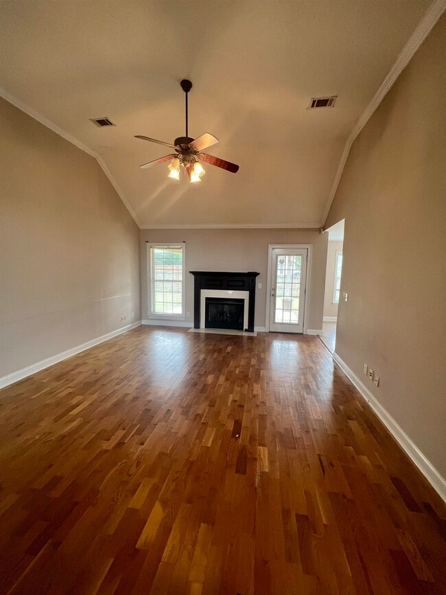 Building Photo - 105 Starky Pl