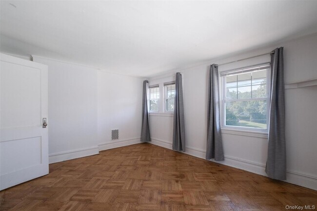 Building Photo - 454 First Avenue Unit