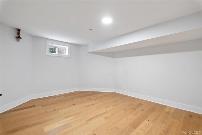 Building Photo - 56 Wildey St