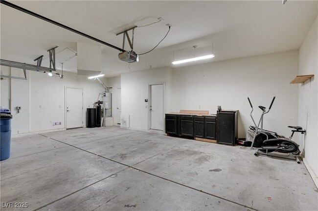 Building Photo - 5840 Altissimo St