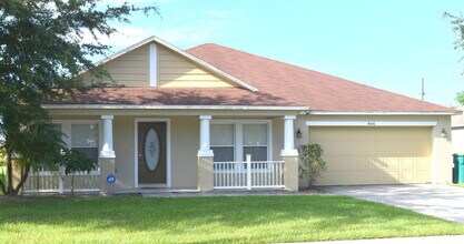 Building Photo - Quaint 3/2 Home with a Beautiful Covered F...