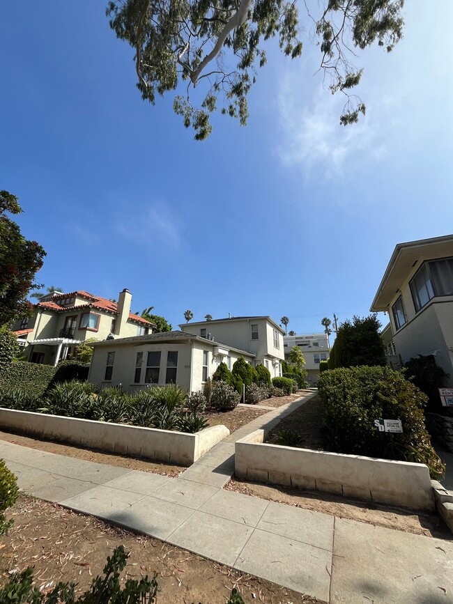 Building Photo - 911 11th St