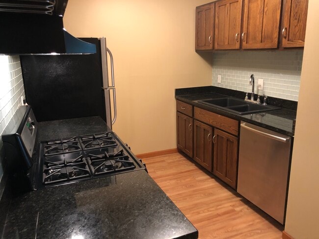 Building Photo - 1601 N Innsbruck Dr