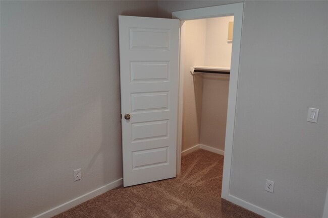 Building Photo - 8598 Blueberry Ash St