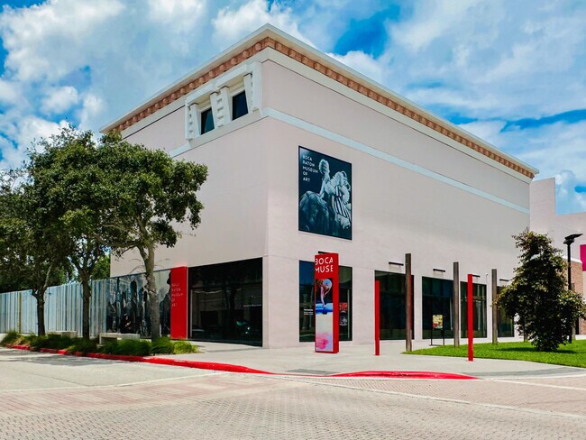 Building Photo - 485 E Royal Palm Rd