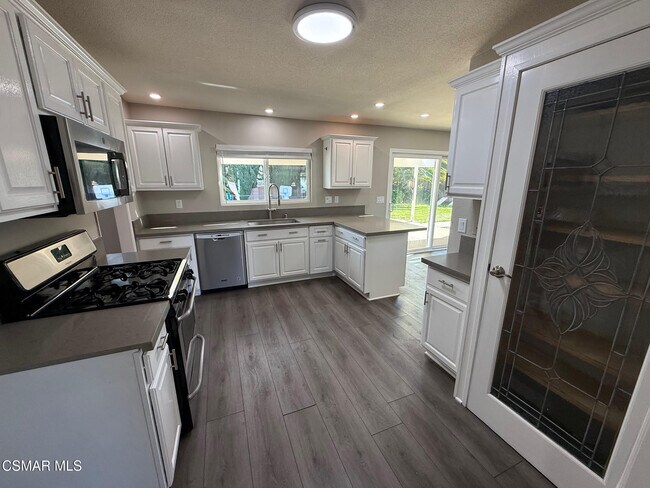 Building Photo - 216 Virginia Dr