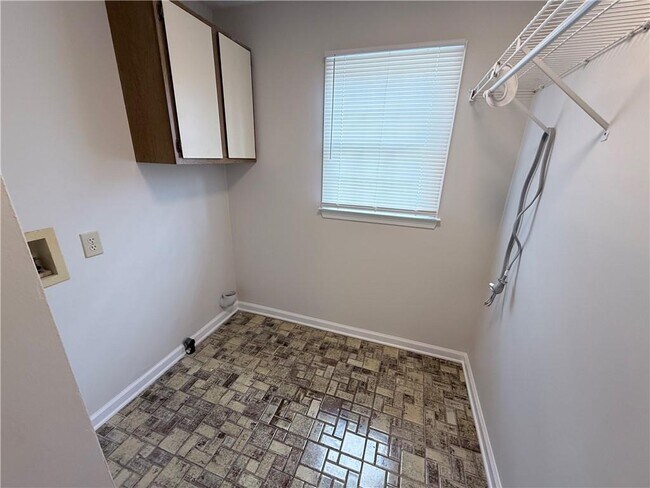Building Photo - 40 Salem Ridge
