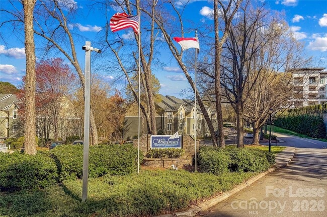 Building Photo - 19843 Henderson Rd