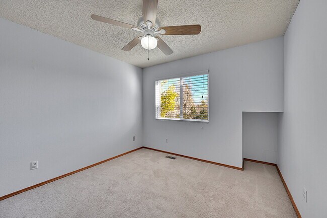 Building Photo - $2,395.00 - 4 Bedrooms, 3.5 Bathrooms, Sin...