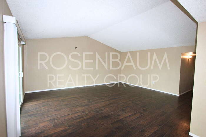 Building Photo - 824 E Junction St