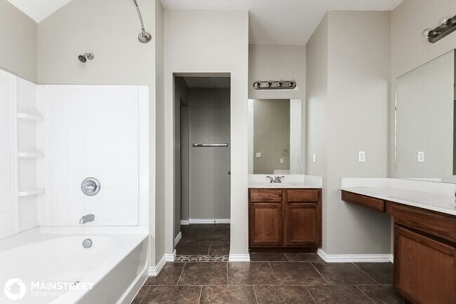 Building Photo - 213 Kennedy Dr, Crowley, TX 76036