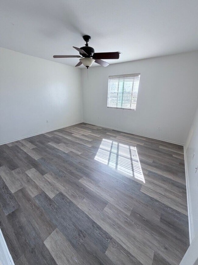 Building Photo - 11515 Presidential Rd