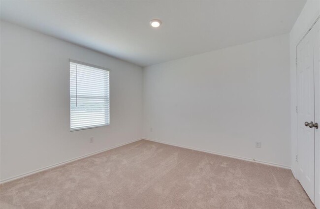 Building Photo - 11020 N Lake Mist Ln