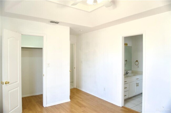 Building Photo - 26 Cedar Ave