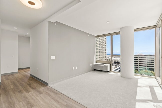 Building Photo - 1390 Kapiolani Blvd