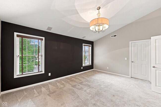 Building Photo - 353 Autumn Dr