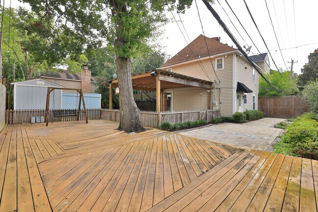 Building Photo - 2209 Nantucket Dr