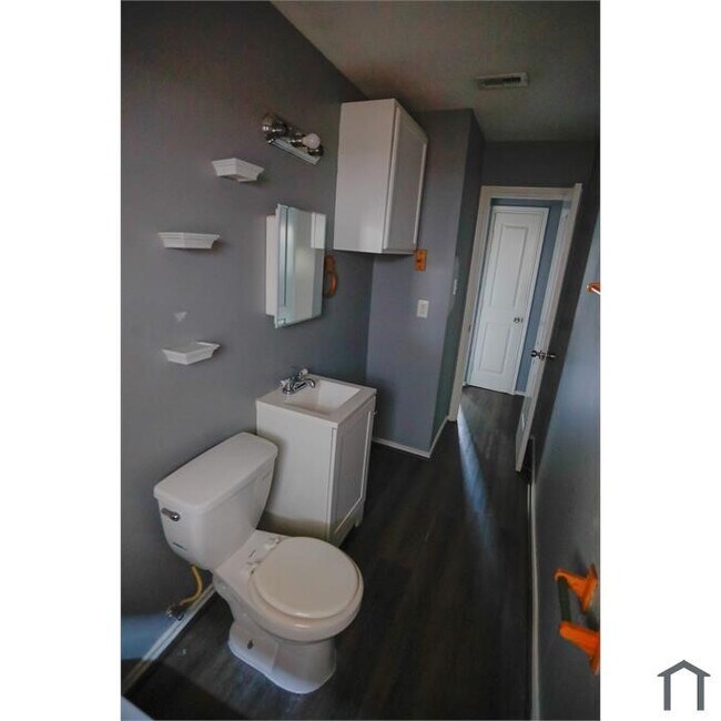 Building Photo - 3232 Berry St