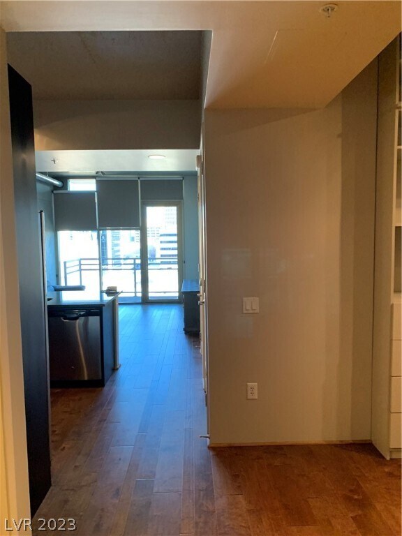 Building Photo - 353 E Bonneville Ave