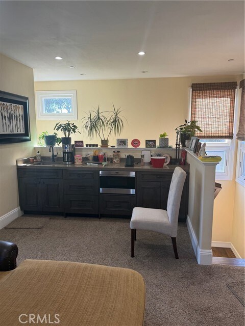 Building Photo - 707 12th St