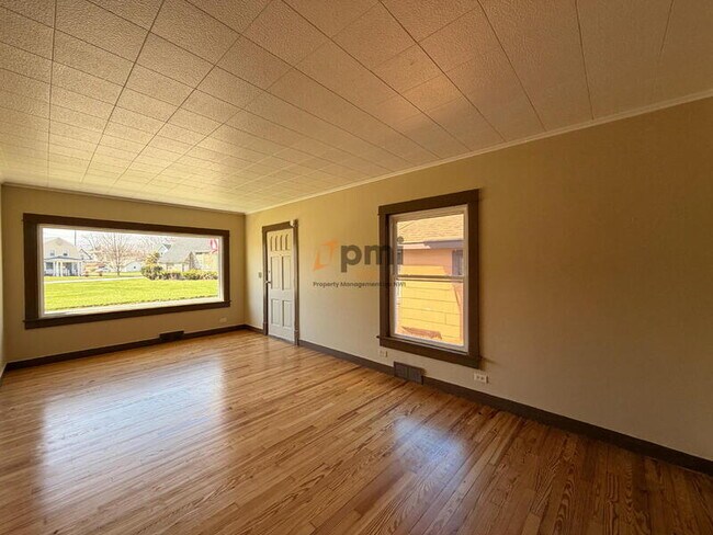 Building Photo - 807 Rose St