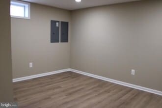 Building Photo - 20 Aster Ln