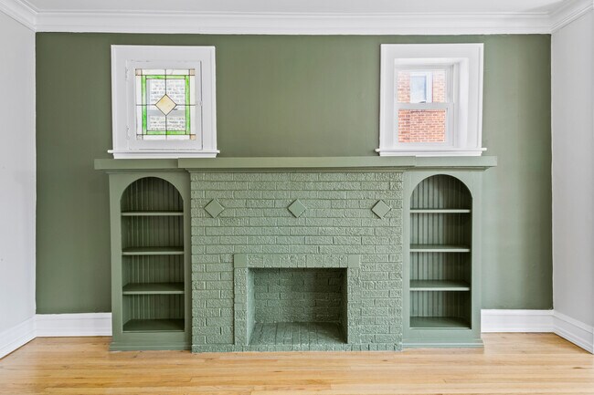Building Photo - 4834 N Springfield Ave
