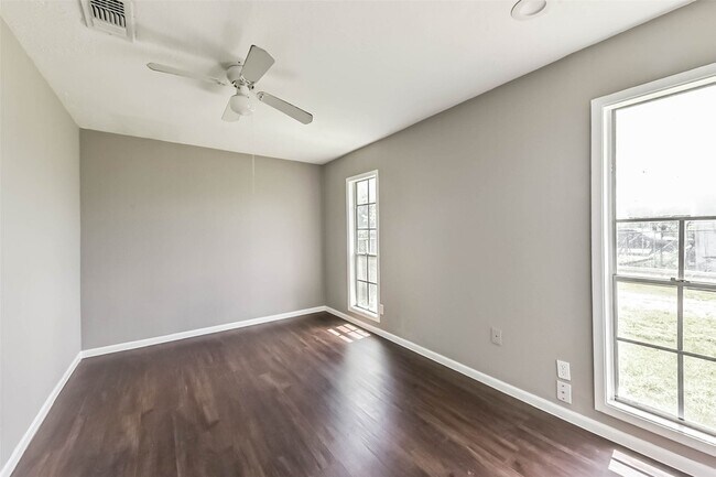 Building Photo - 14249 Brownsville St